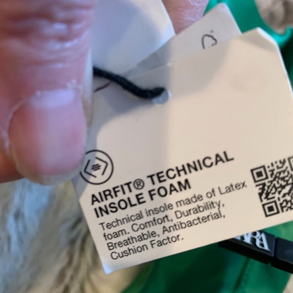 BLOGGER FAV!!! NWT! Zara green satin booties with air sole technology - Picture 8 of 8